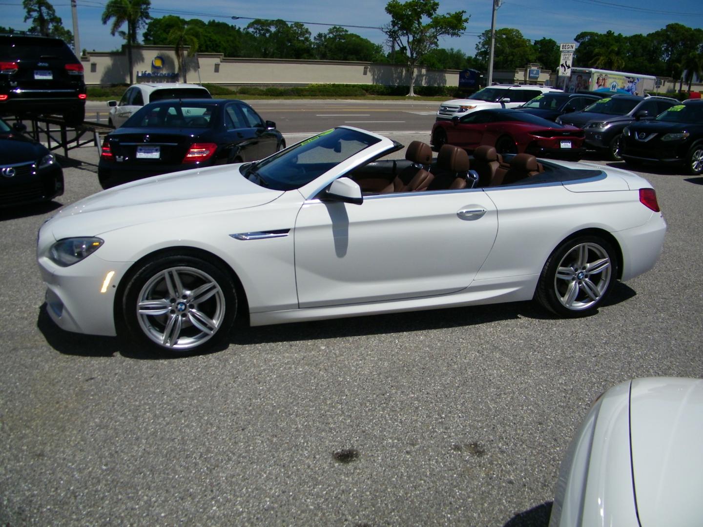 2012 White /Brown BMW 6-Series 640i Convertible (WBALW7C58CD) with an 3.0L L6 TURBO engine, 8-Speed Automatic transmission, located at 4000 Bee Ridge Road, Sarasota, FL, 34233, (941) 926-0300, 27.298664, -82.489151 - Photo#0